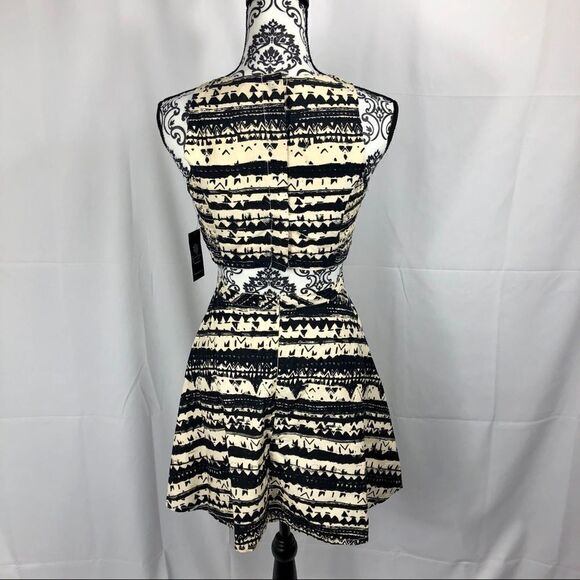 Jessica Simpson Archipelago Tribal Cut Out Dress - Picture 5 of 8